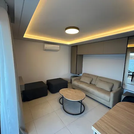 Latsis Apartment *